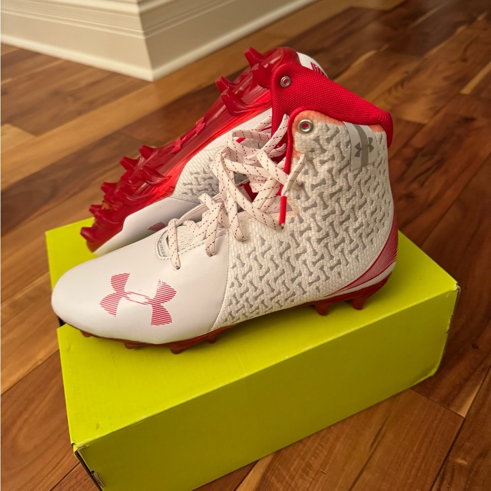 UA women’s cleats size 7.5